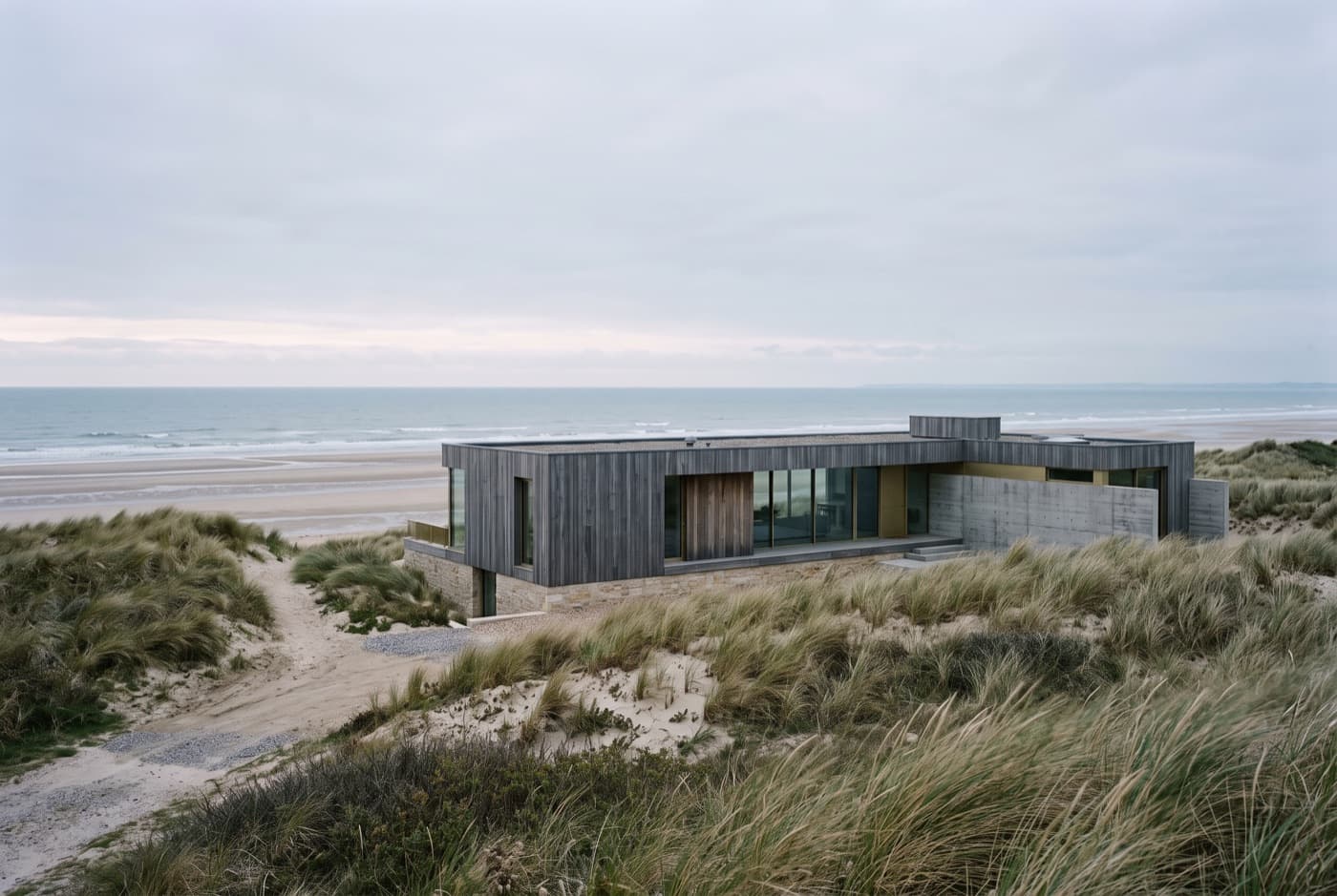 Monte-voiture sur le littoral normand